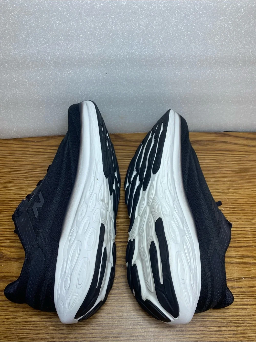 New Balance Fresh Foam X 1080 v14 Men's Running Shoes Black White Size 11.5 Wide